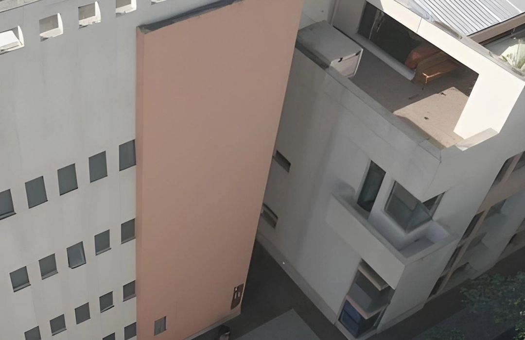 freepik__enhance__95216 1 (2)